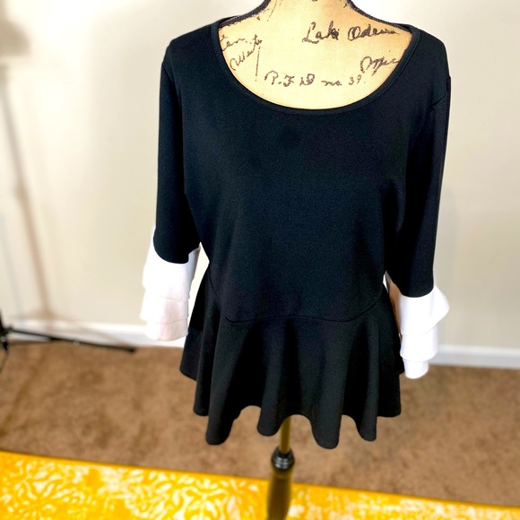 Peplum top with long sleeve - Picture 2 of 2